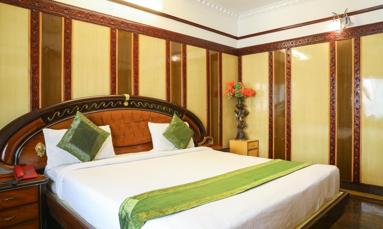 Treebo Nava Nidhi Comforts Bangalore Exterior photo